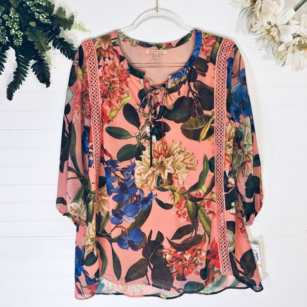 Gibson Latimer Pantone Peach Floral Lace Up Blouse NWT Size Small 3/4 Sleeve